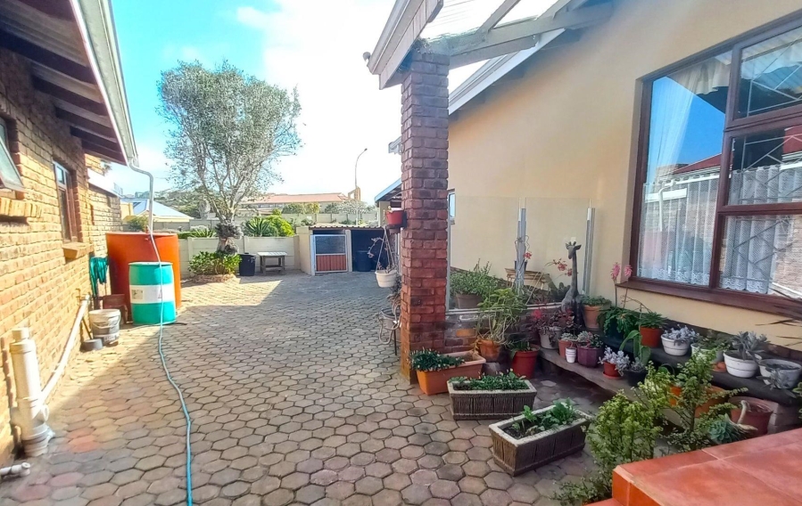 3 Bedroom Property for Sale in Hartenbos Central Western Cape